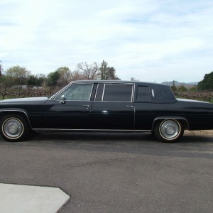1984 cadillac fleetwood photo