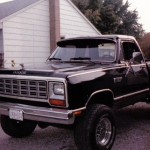 1984 dodge w-series photo