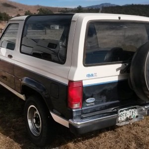 1985 ford bronco-ii photo