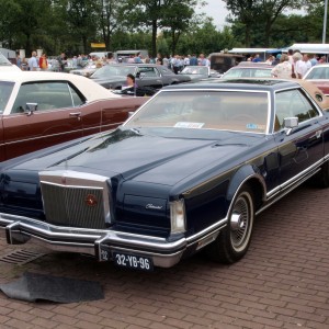 1985 lincoln town-car photo