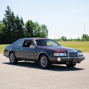 1988 lincoln continental photo
