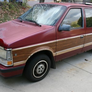 1988 plymouth grand-voyager photo