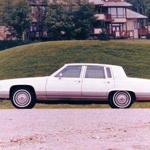 1990 cadillac brougham photo