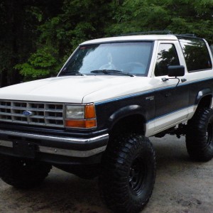 1990 ford bronco-ii photo