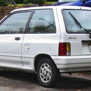 1990 ford festiva photo