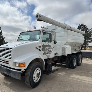 1990 international f-8100 photo
