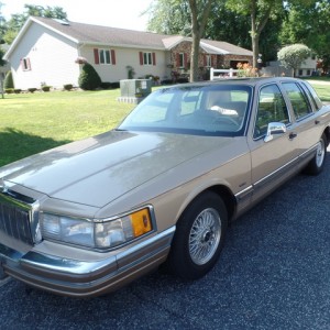1990 lincoln continental photo