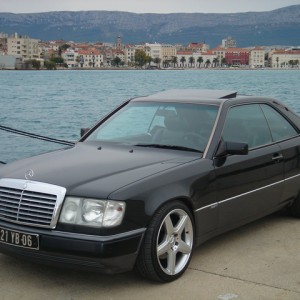 1990 mercedes-benz 300 photo