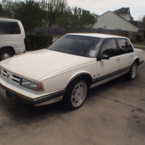 1990 oldsmobile delta-88 photo