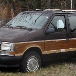 1990 plymouth voyager photo