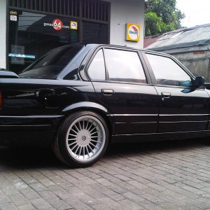 1991 bmw 318i photo