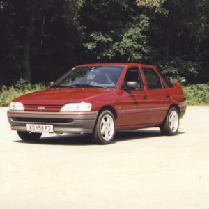 1991 ford escort photo