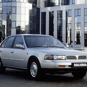 1992 nissan maxima photo