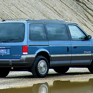 1993 plymouth voyager photo