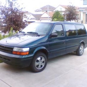 1995 dodge grand-caravan-se photo