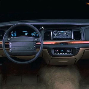 1995 ford crown-victoria photo