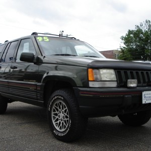 1995 jeep grand-cherokee-limited-orvis photo