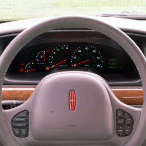 1995 lincoln continental photo
