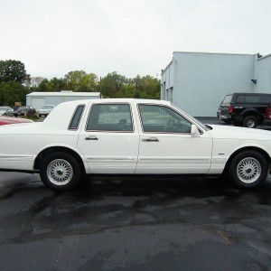 1995 lincoln town-car photo