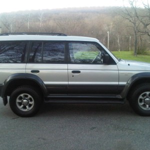 1995 mitsubishi montero photo
