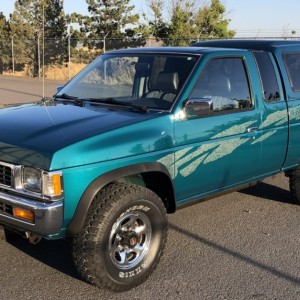 1995 nissan pickup-xe photo