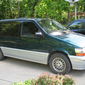 1995 plymouth voyager photo