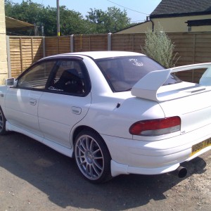 1995 subaru impreza photo