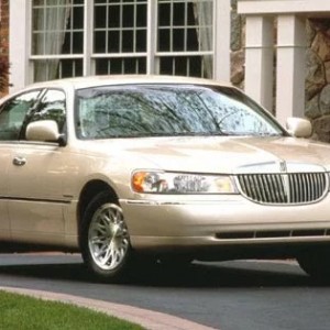 1998 lincoln town-car photo
