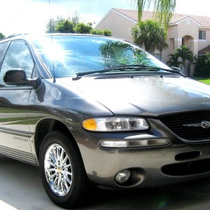 1999 chrysler town-country photo