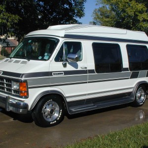 1999 dodge ram-wagon photo