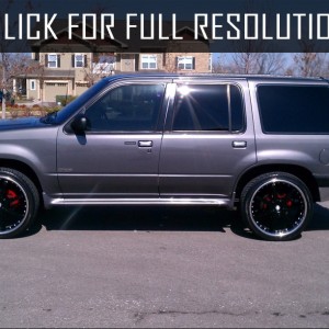 1999 ford explorer photo