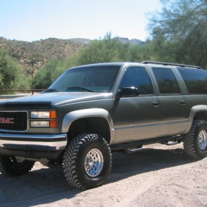 1999 gmc k1500-suburban photo