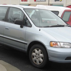 1999 isuzu oasis photo