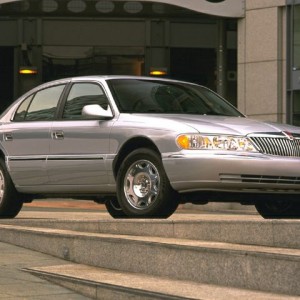 1999 lincoln continental photo