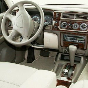1999 mitsubishi montero photo