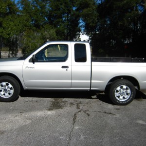 1999 nissan frontier photo