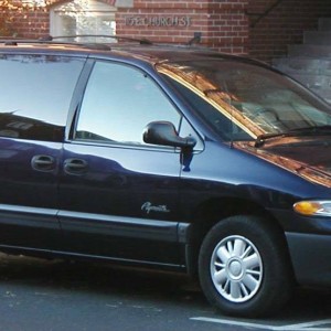 1999 plymouth grand-voyager-expresso-se photo