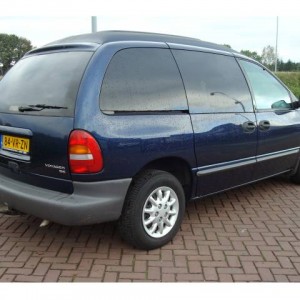 2000 chrysler voyager photo