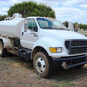 2000 ford f-650 photo