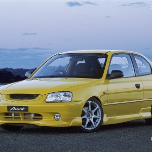 2000 hyundai accent photo