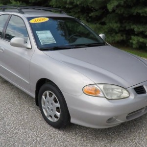 2000 hyundai elantra photo
