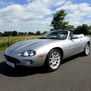 2000 jaguar xkr photo