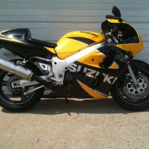 2000 suzuki gsx-r600 photo