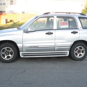 2001 chevrolet tracker photo