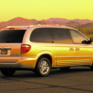 2001 chrysler town-country-lmt photo