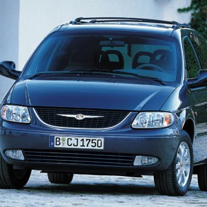 2001 chrysler voyager photo