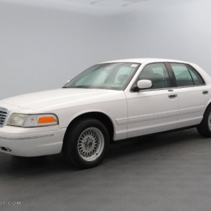 2001 ford crown-victoria photo