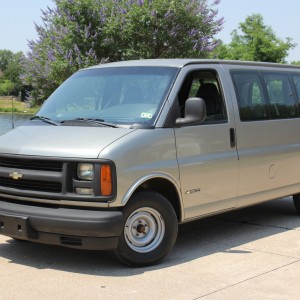 2002 chevrolet express photo