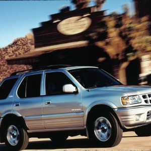2002 isuzu rodeo photo