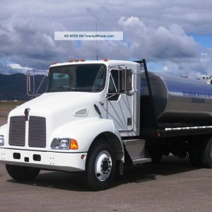 2002 kenworth t300 photo